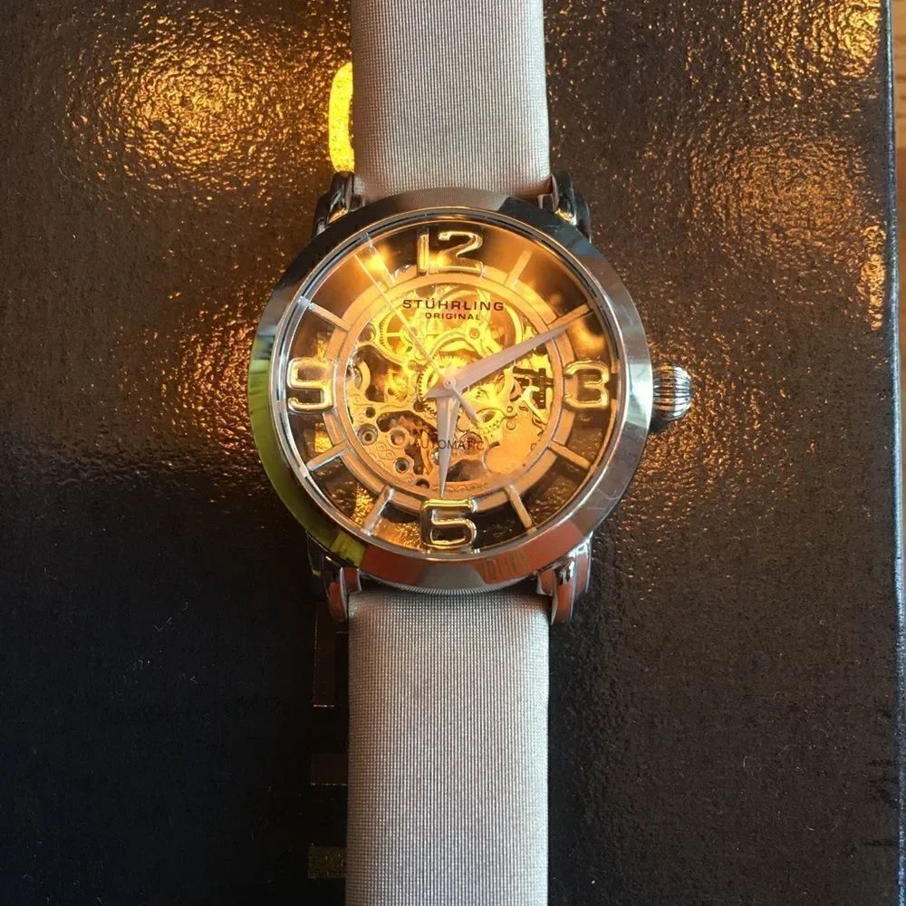 STUHRLING WATCH w Box - Picture 5 of 10